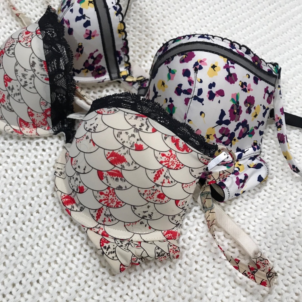 2 Calvin Klein bras